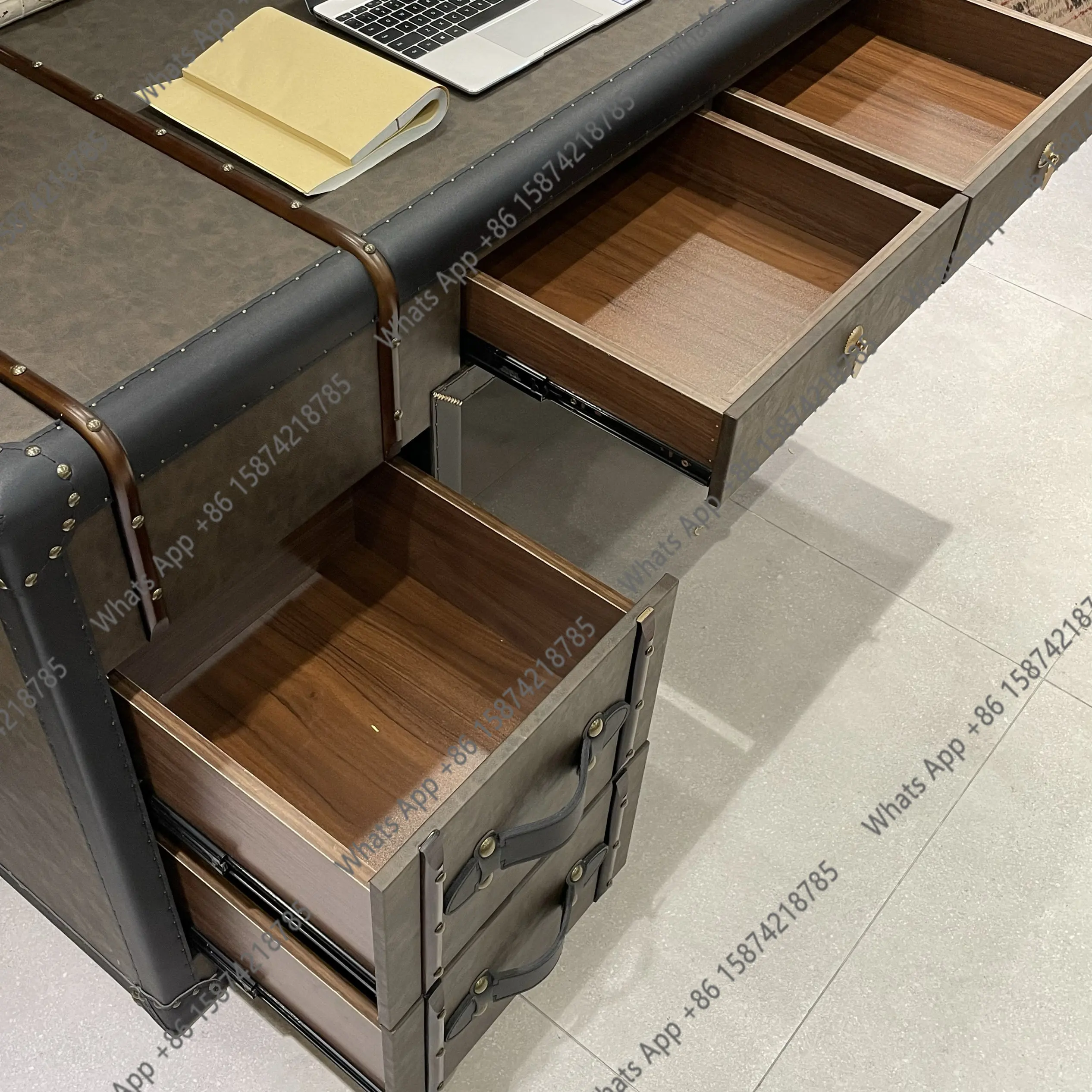 Iu American Retro Tweedehands  - Office Furniture Second Hand recensie en prijs
