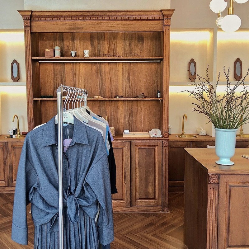 Kledingwinkel, kassierbalie, t - Office Furniture Second Hand recensie en prijs